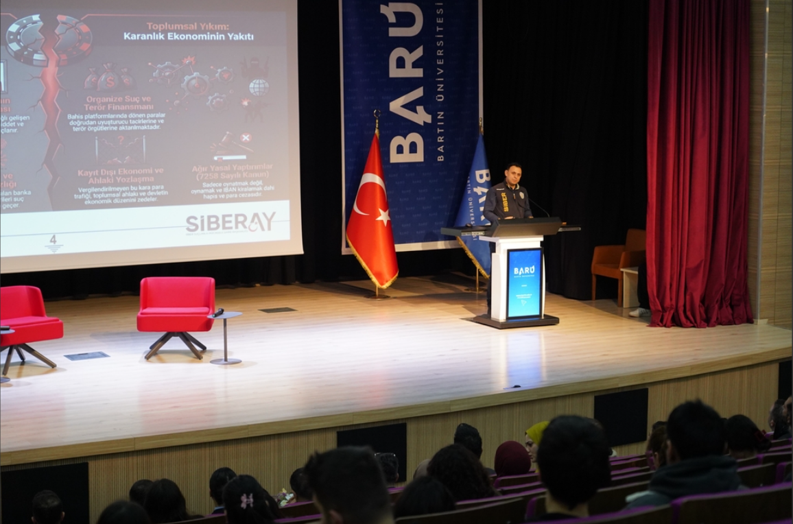 BARÜ ile Bartın Cumhuriyet Başsavcılığı iş birliğinde öğrencilere dijital dolandırıcılık anlatıldı